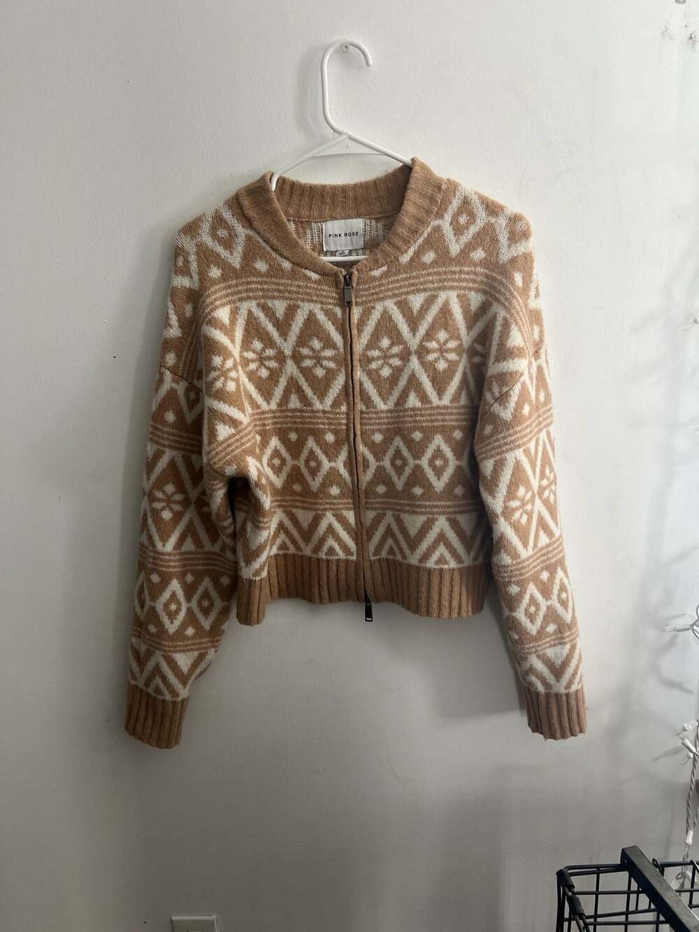 Pink Rose Tan and White Aztec Print Full-Zip Cropped Knit Cardigan